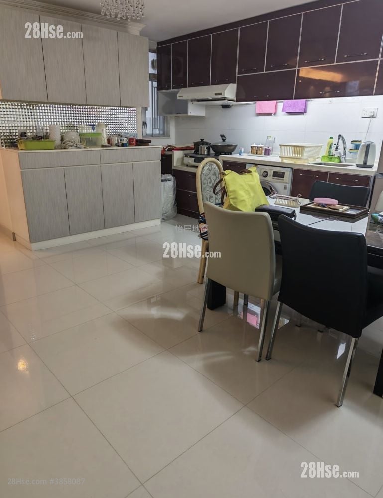 Taikoo Shing Sell 593 ft²