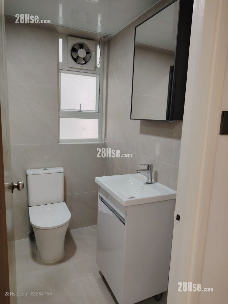 Phoenix Court Rental 3 Bedrooms , 2 Bathrooms 915 ft²