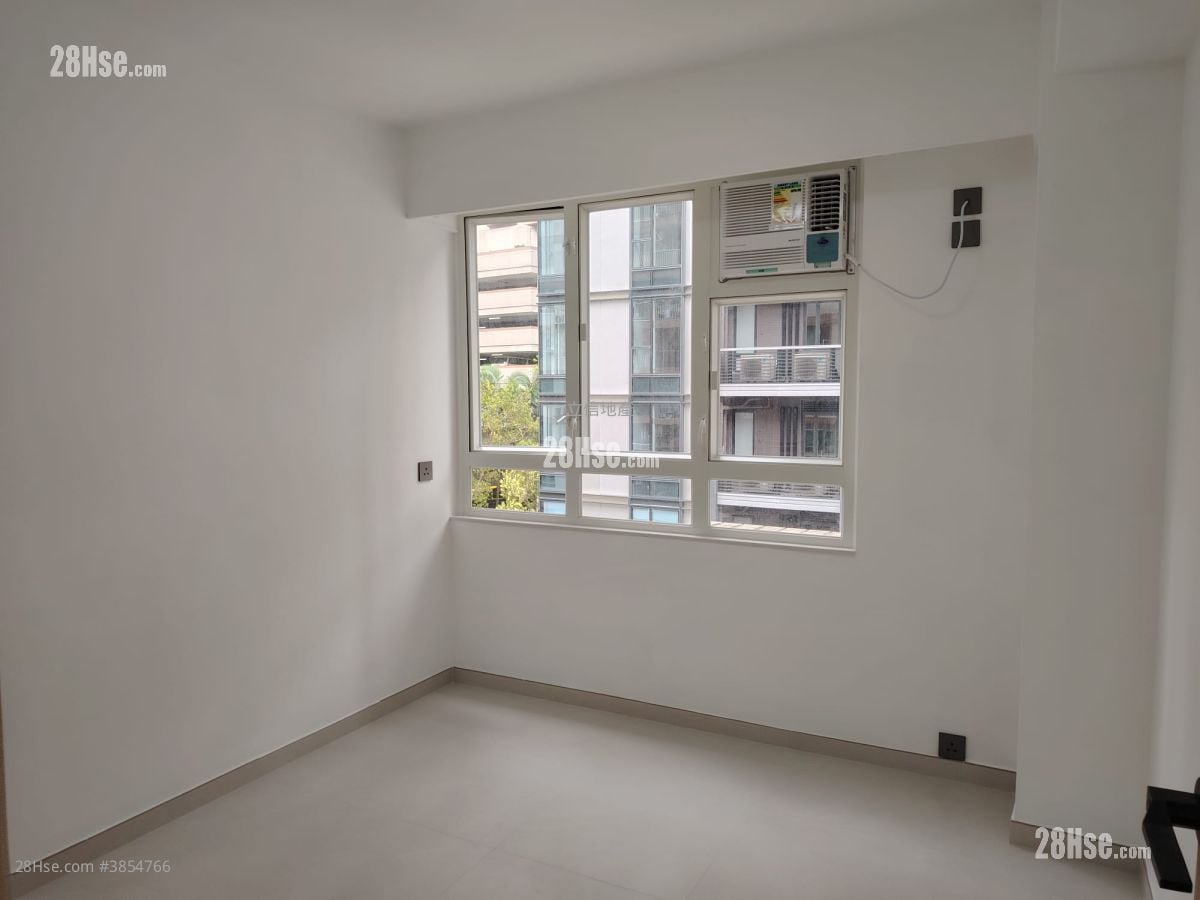 Phoenix Court Rental 3 Bedrooms , 2 Bathrooms 915 ft²