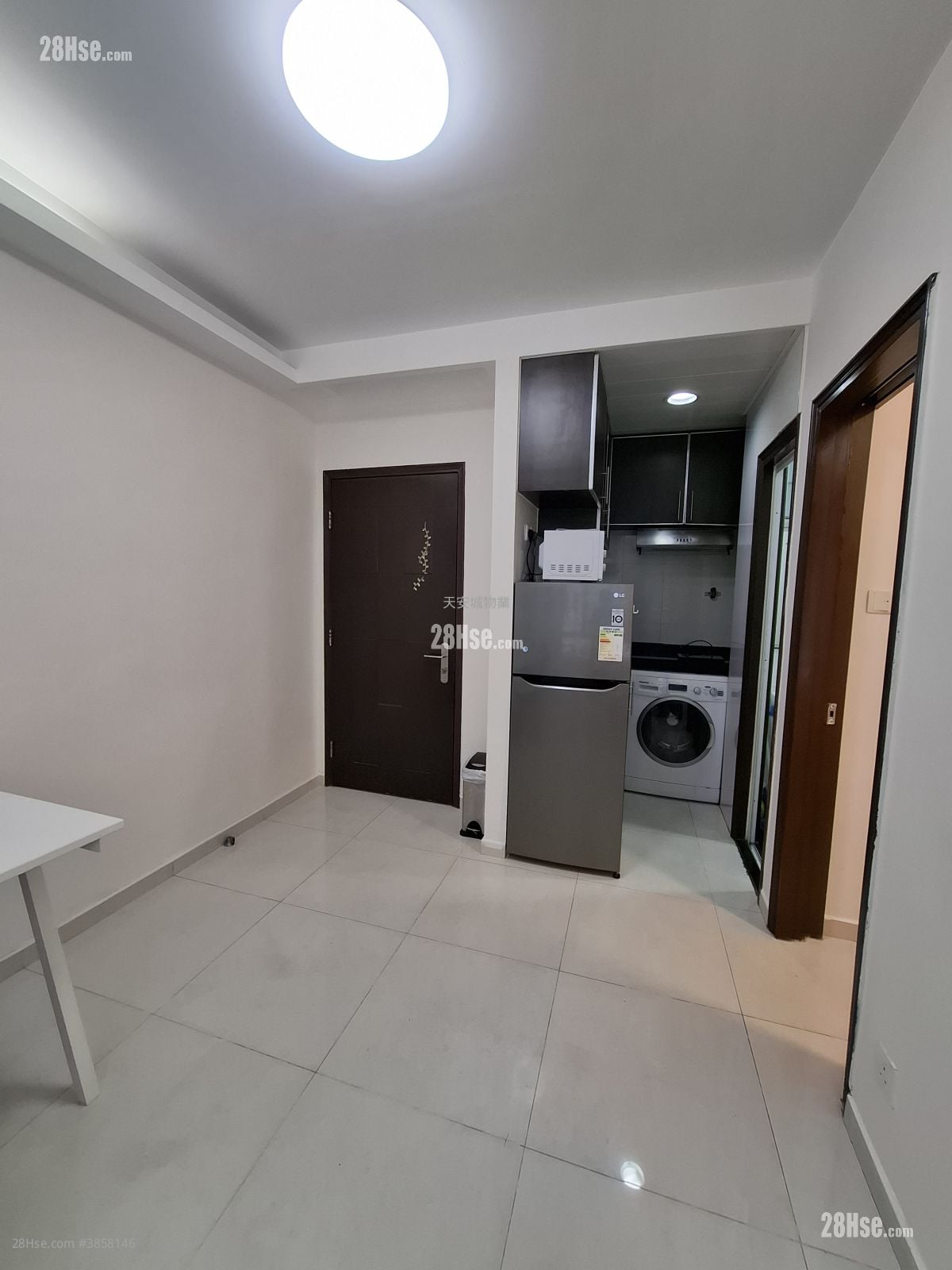 Man King Building Rental 1 Bedroom , 1 Bathroom 195 ft²