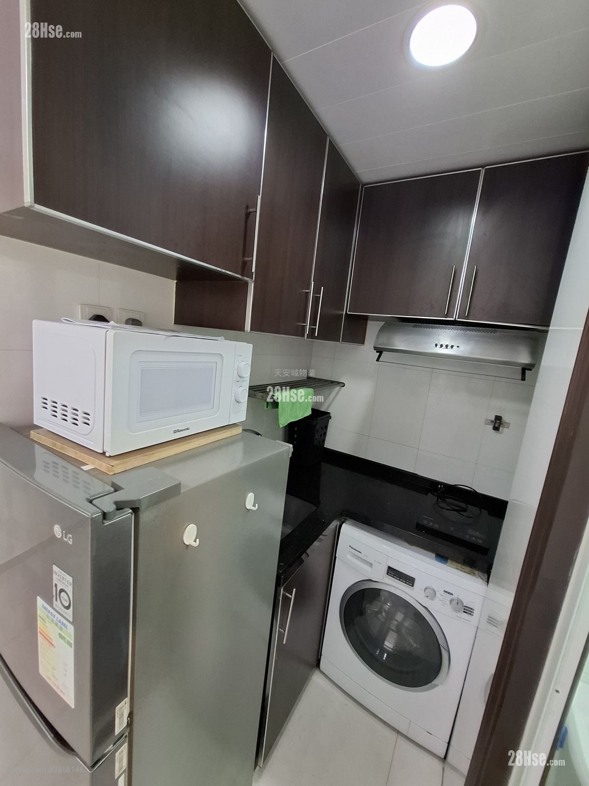 Man King Building Rental 1 Bedroom , 1 Bathroom 195 ft²