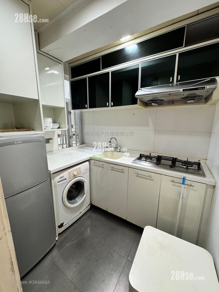 Glamour Garden Rental 2 Bedrooms , 1 Bathroom 386 ft²