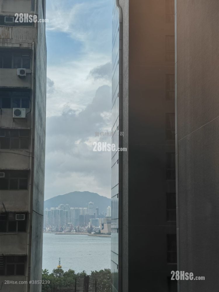 Nam Wo Hong Building Rental 2 Bedrooms , 3 Toilets