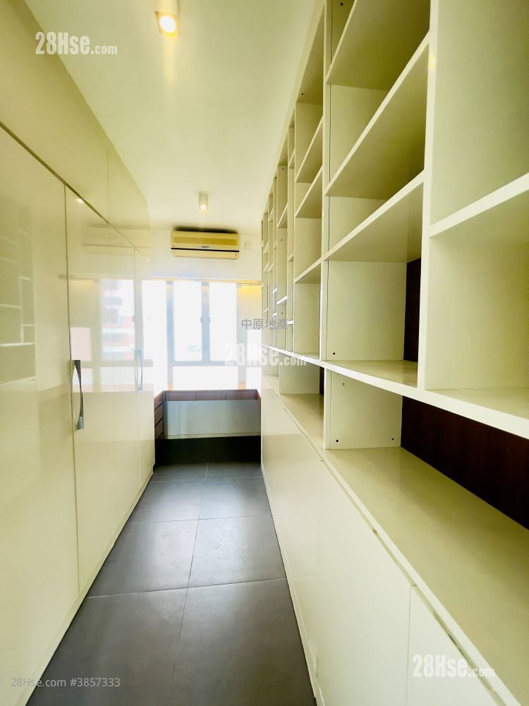 Seaview Garden Sell 2 Bedrooms , 1 Bathroom 730 ft²