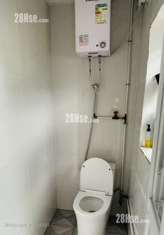 Village Rental Studio , 1 Bathroom 180 ft²