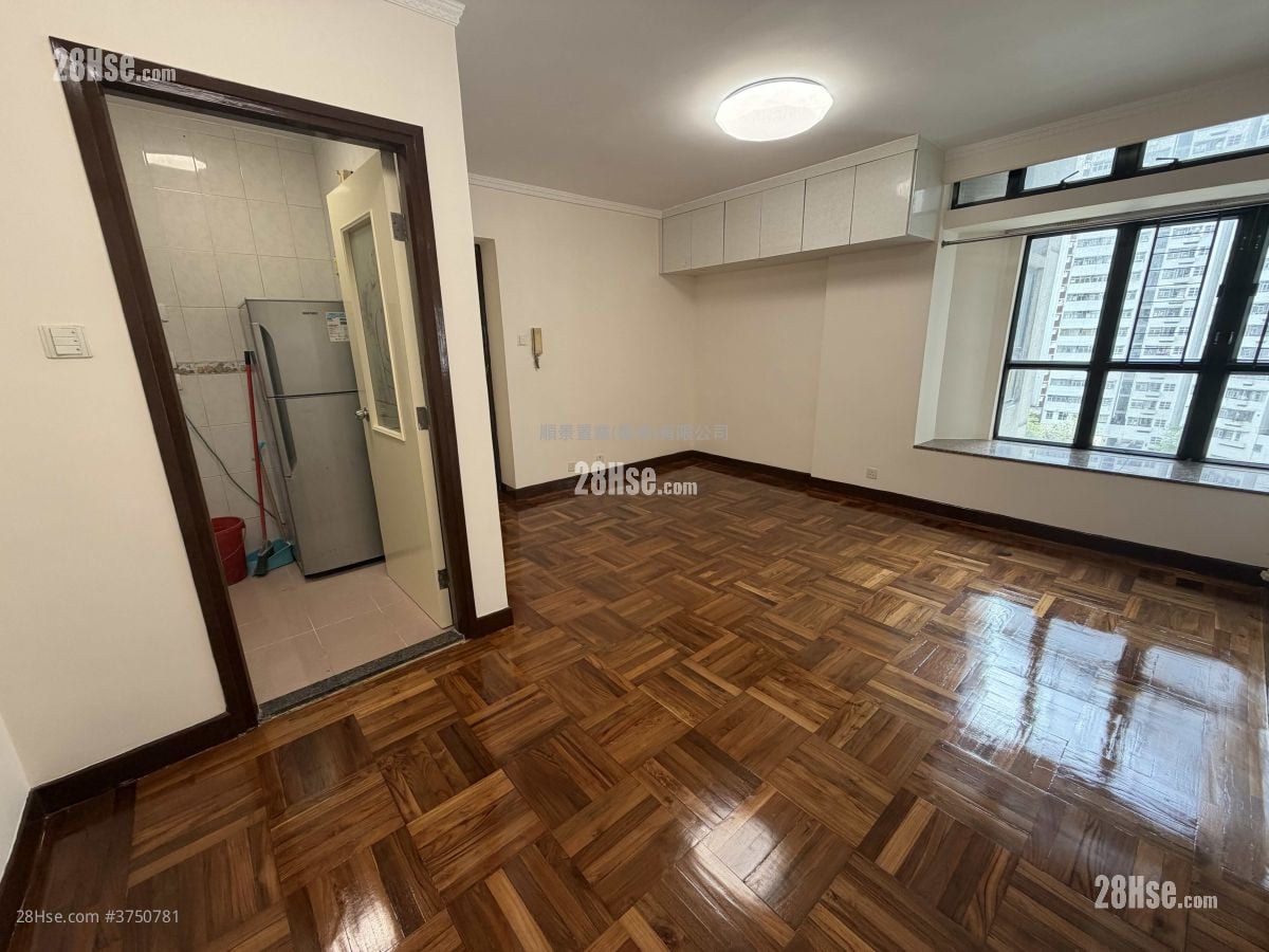 Prosperous Garden Rental 3 Bedrooms , 1 Bathroom 590 ft²