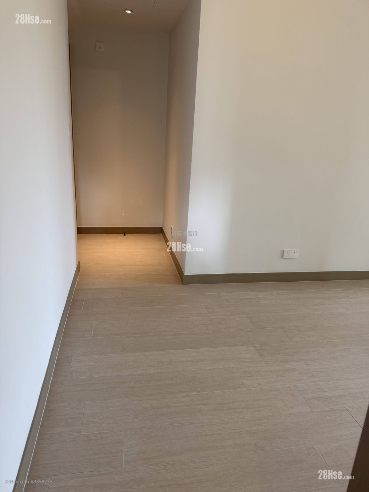 Chill Residence Rental 589 ft²