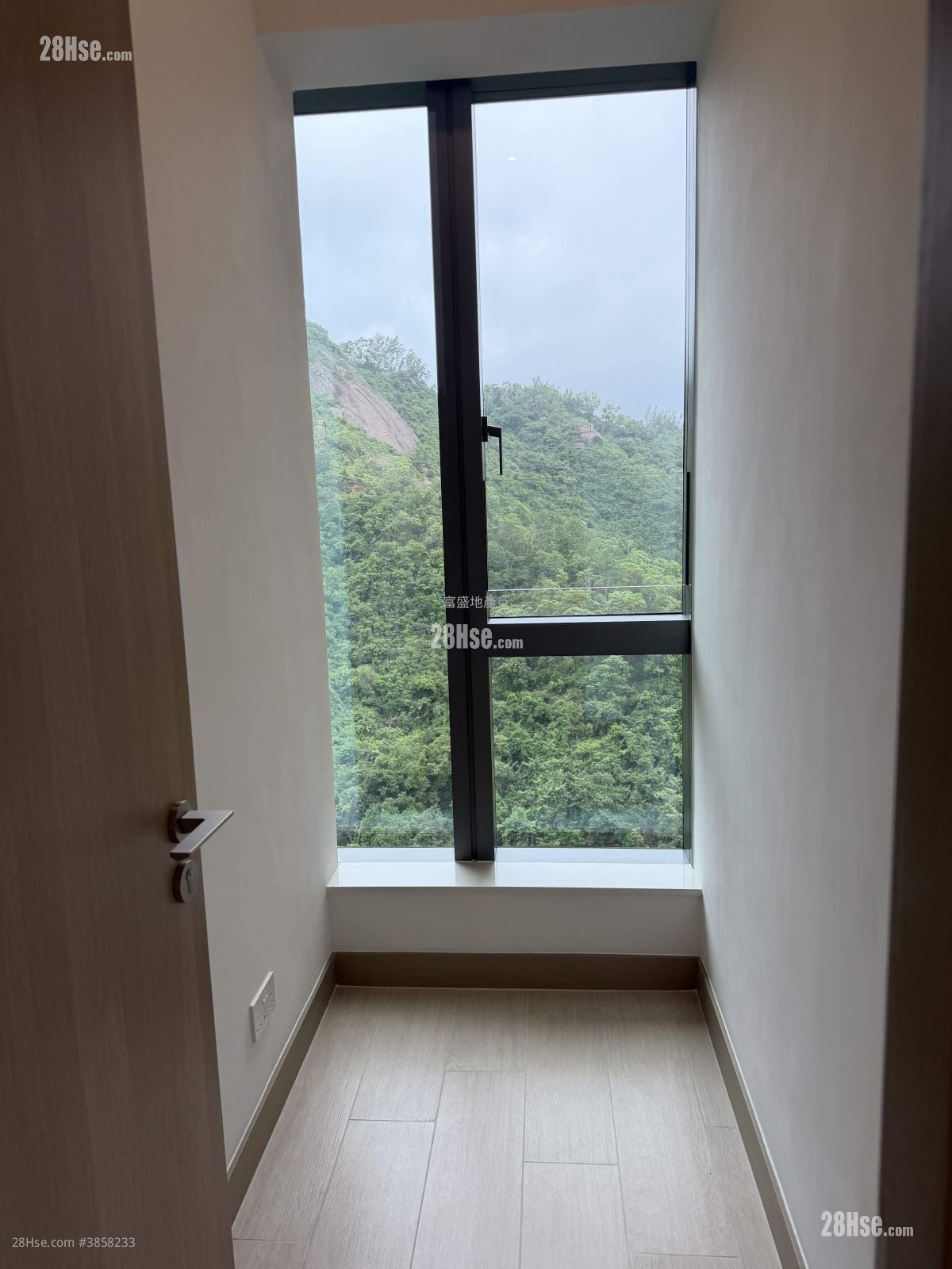 Chill Residence Rental 589 ft²