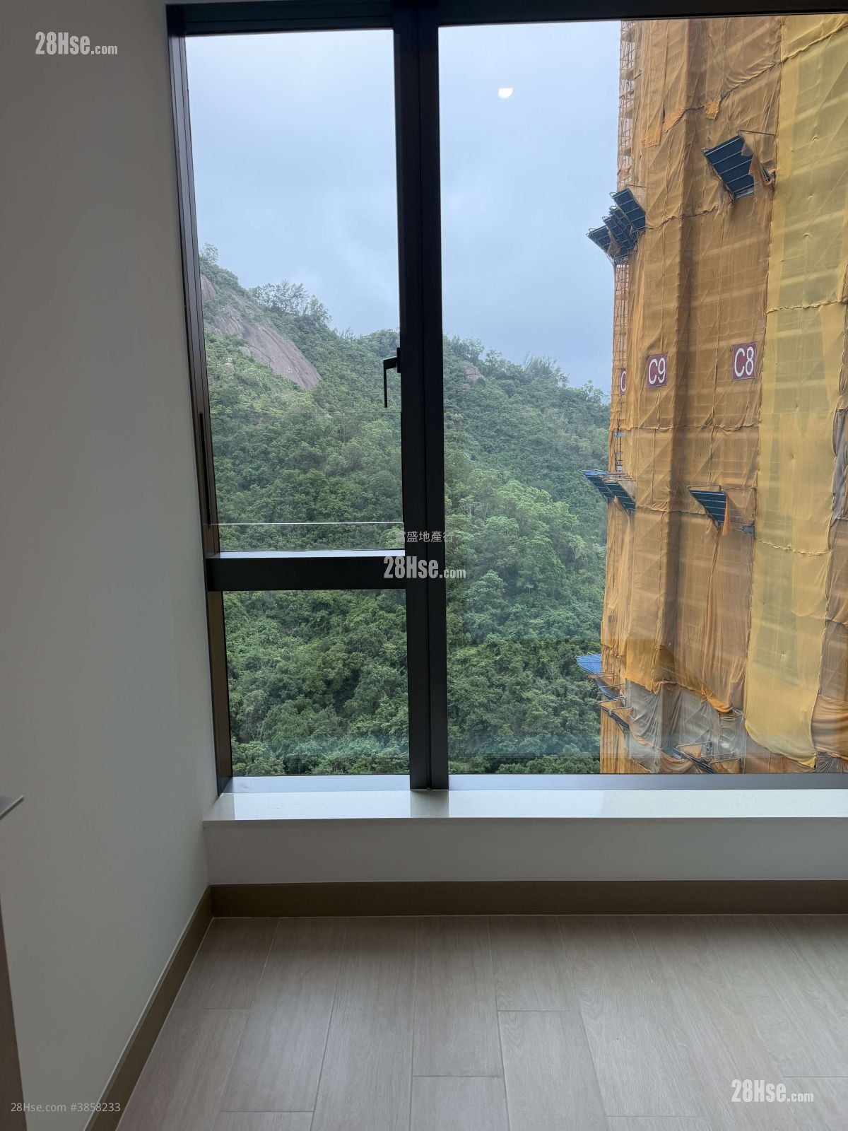 Chill Residence Rental 589 ft²