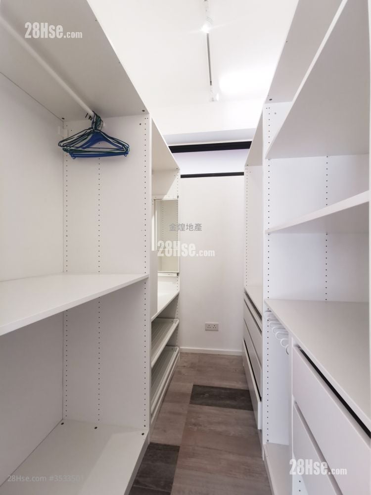 Way Man Court Rental 2 Bedrooms , 2 Bathrooms 952 ft²