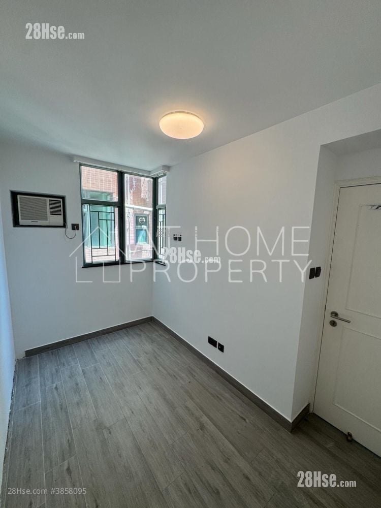 Queen's Terrace Rental 2 Bedrooms , 1 Bathroom 411 ft²