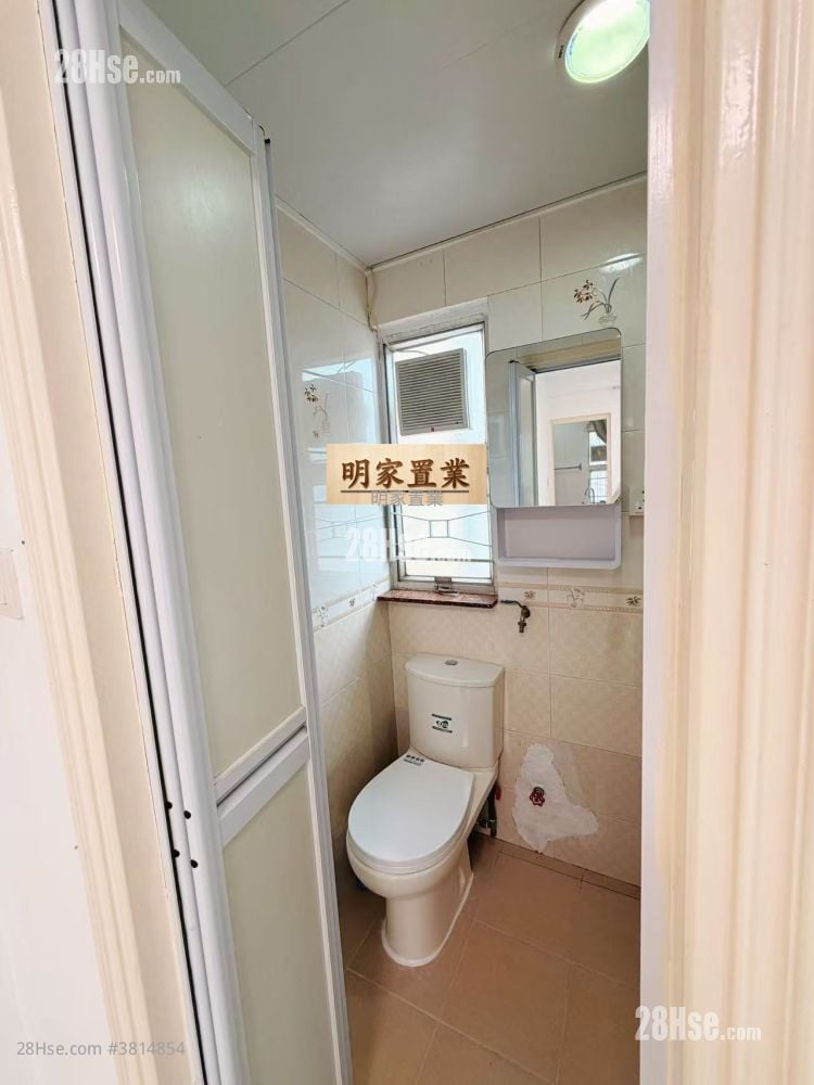 Hayon Building Rental 2 Bedrooms , 1 Bathroom 251 ft²