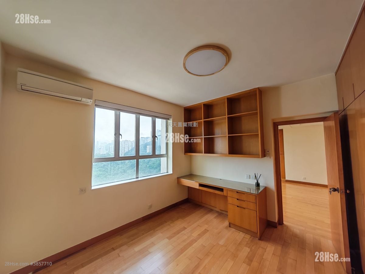 Jadines Lookout Garden Mansion Rental 3 Bedrooms , 2 Bathrooms 1,411 ft²