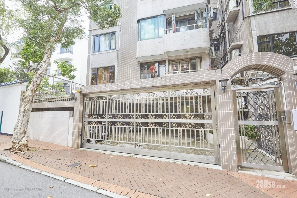 Peony Garden Sell 1,346 ft²