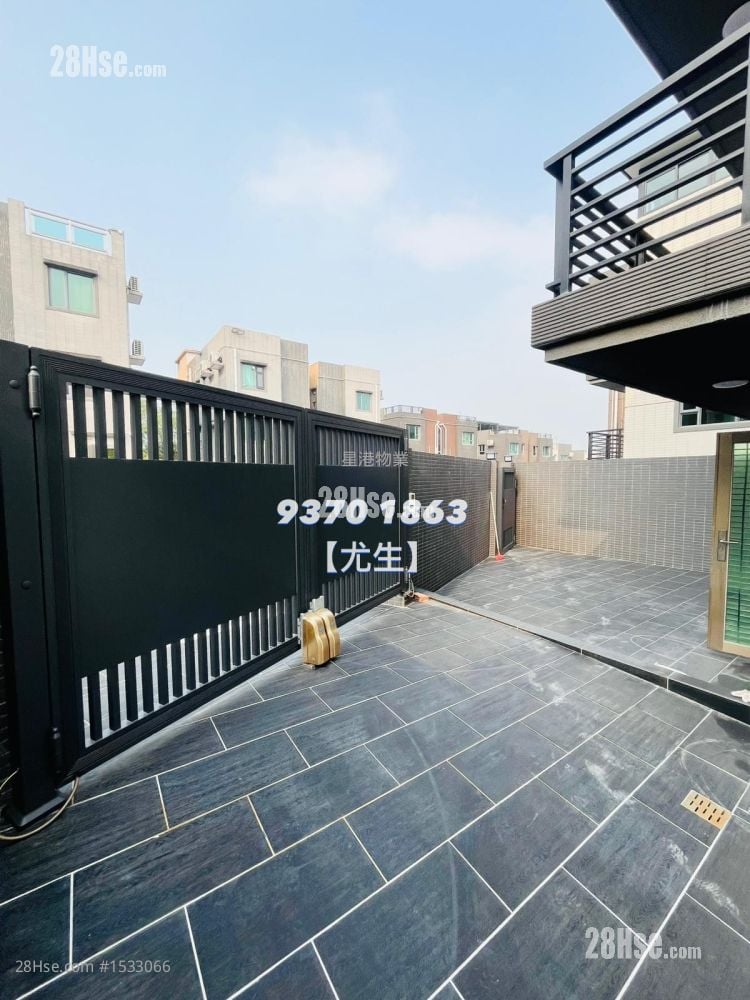 Village Rental 5+ Bedrooms , 4 Bathrooms 2,100 ft²