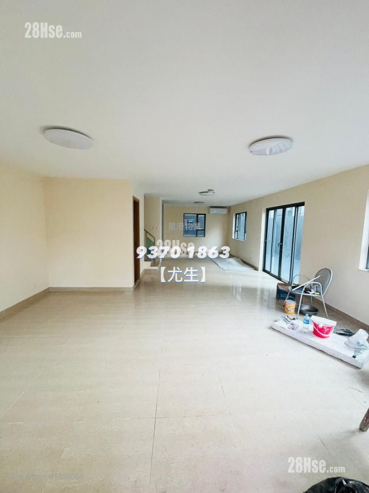 Village Rental 5+ Bedrooms , 4 Bathrooms 2,100 ft²