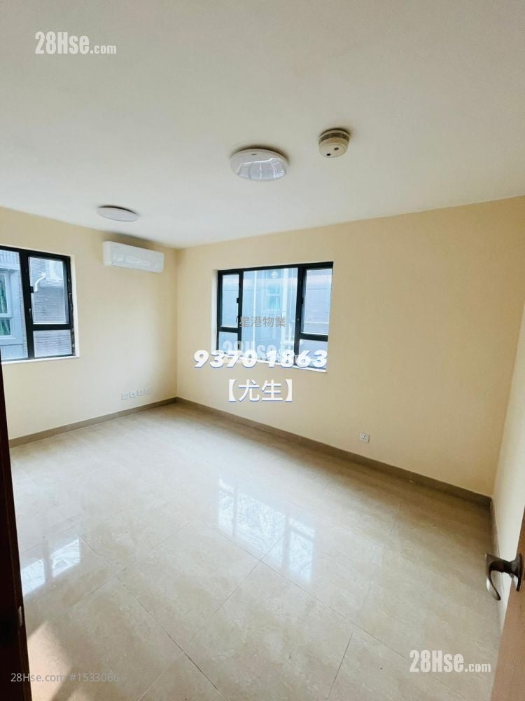 Village Rental 5+ Bedrooms , 4 Bathrooms 2,100 ft²