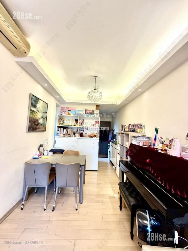 8 Royal Green Sell 3 Bedrooms 661 ft²