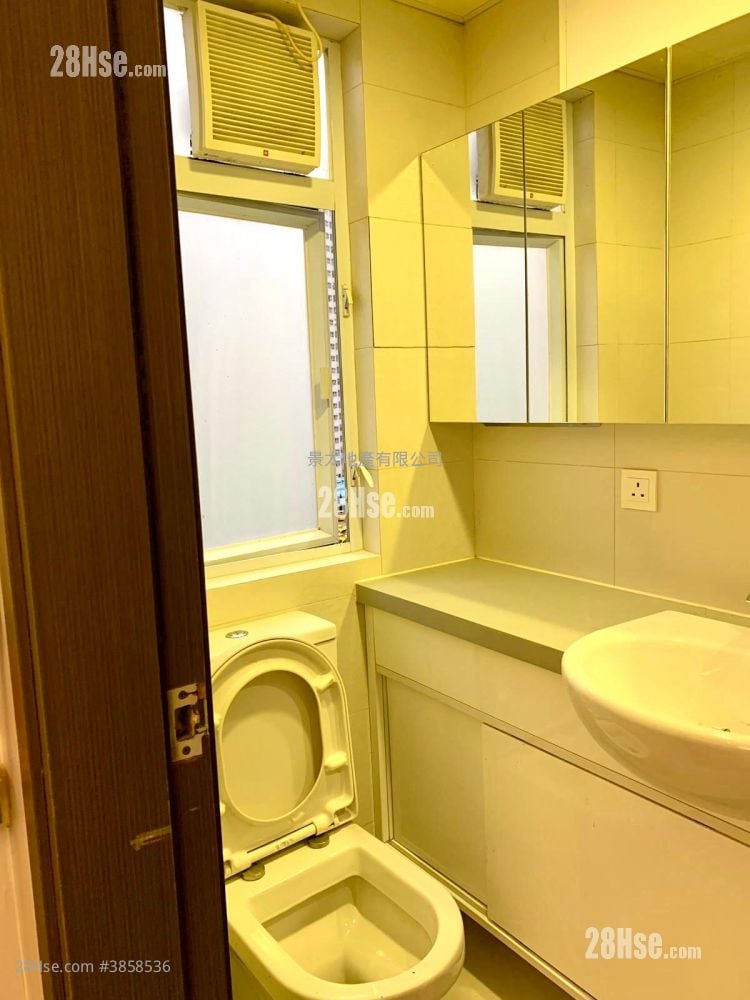 Tung Hing Building Sell 2 Bedrooms , 1 Bathroom 385 ft²