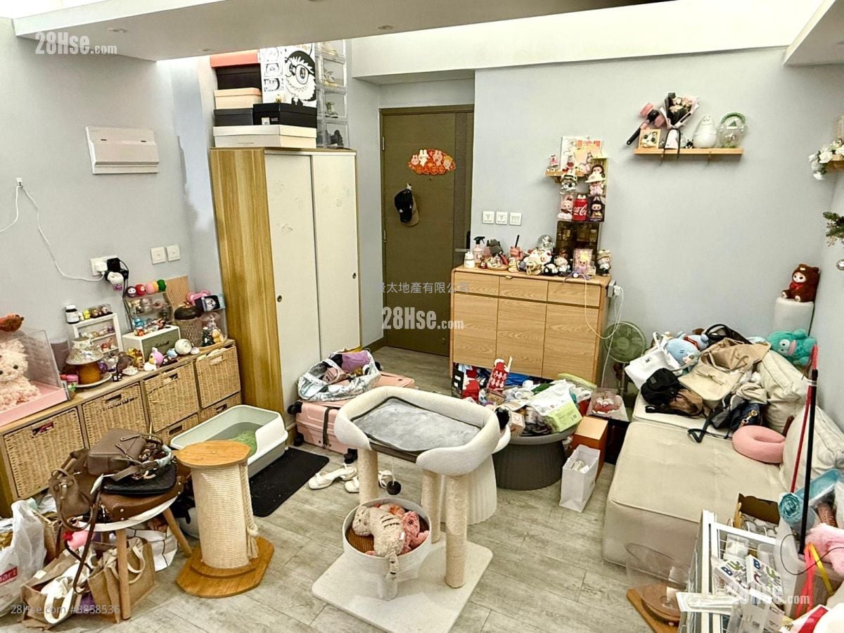 Tung Hing Building Sell 2 Bedrooms , 1 Bathroom 385 ft²