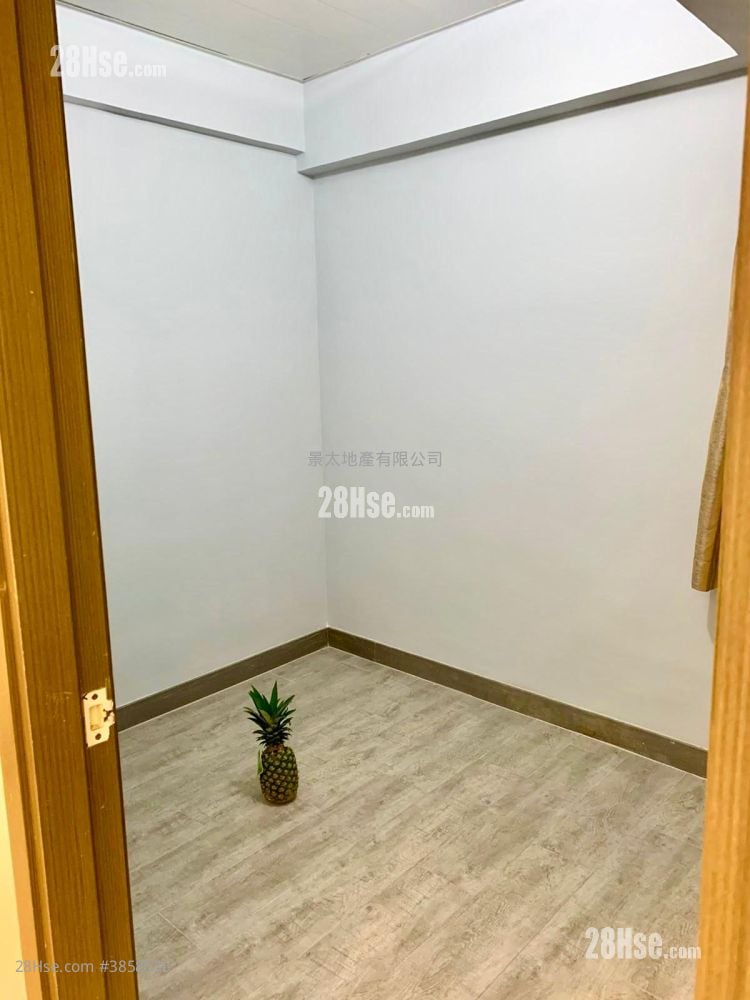Tung Hing Building Sell 2 Bedrooms , 1 Bathroom 385 ft²