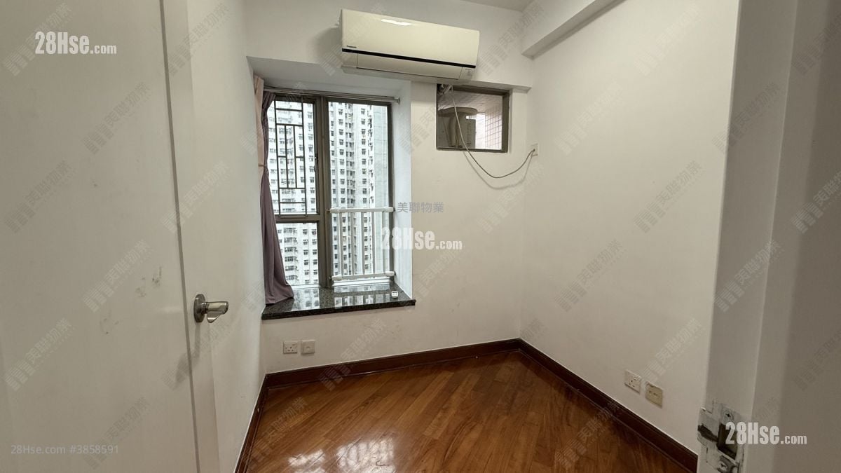 Tseung Kwan O Plaza Sell 3 Bedrooms , 1 Bathroom 489 ft²