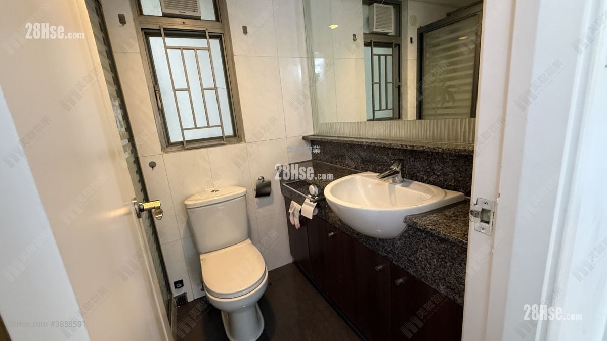 Tseung Kwan O Plaza Sell 3 Bedrooms , 1 Bathroom 489 ft²