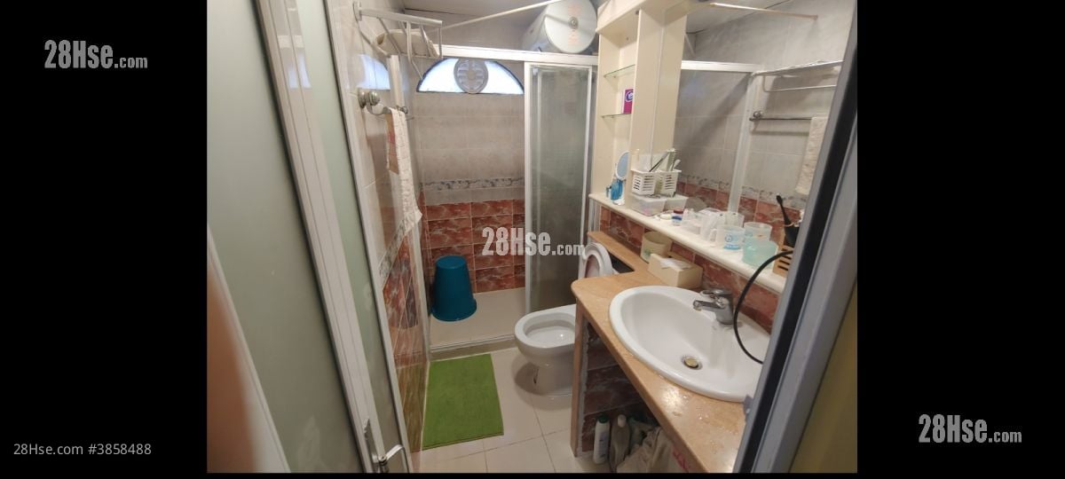 Cheung Shue Tan Sell 4 Bedrooms , 2 Bathrooms 650 ft²
