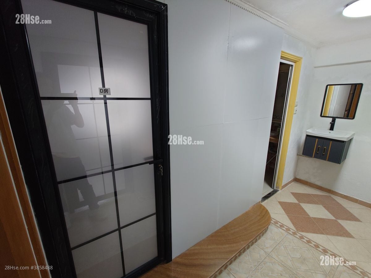 Cheung Shue Tan Sell 4 Bedrooms , 2 Bathrooms 650 ft²