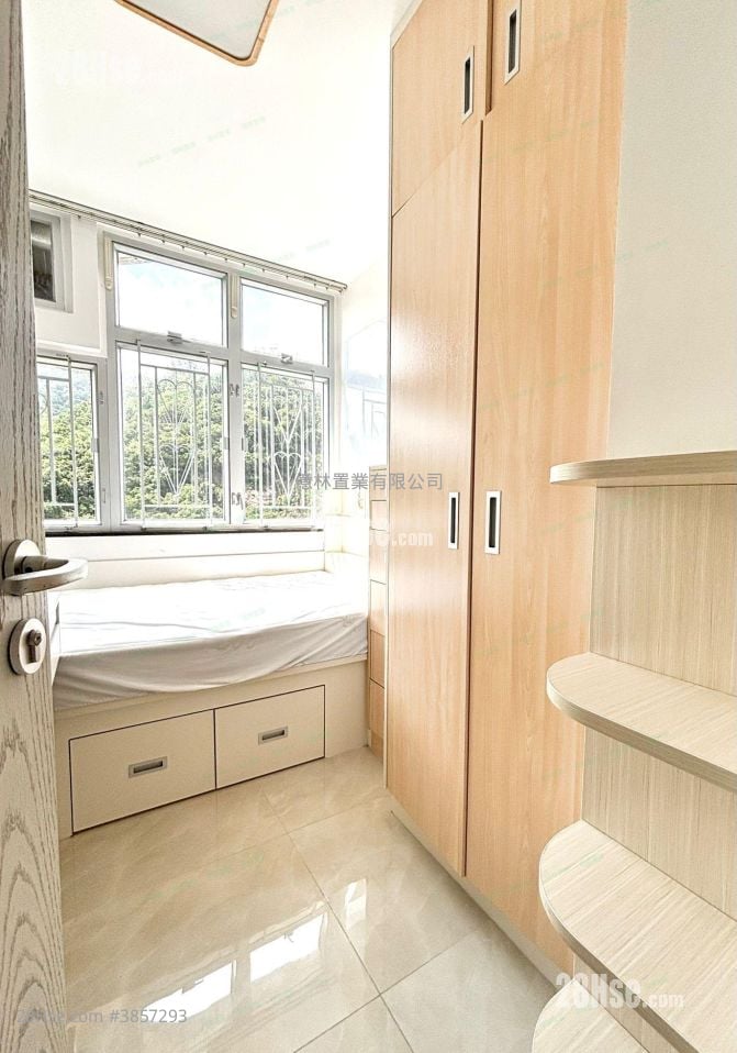 Hing Tin Estate Sell 3 Bedrooms , 1 Bathroom 489 ft²