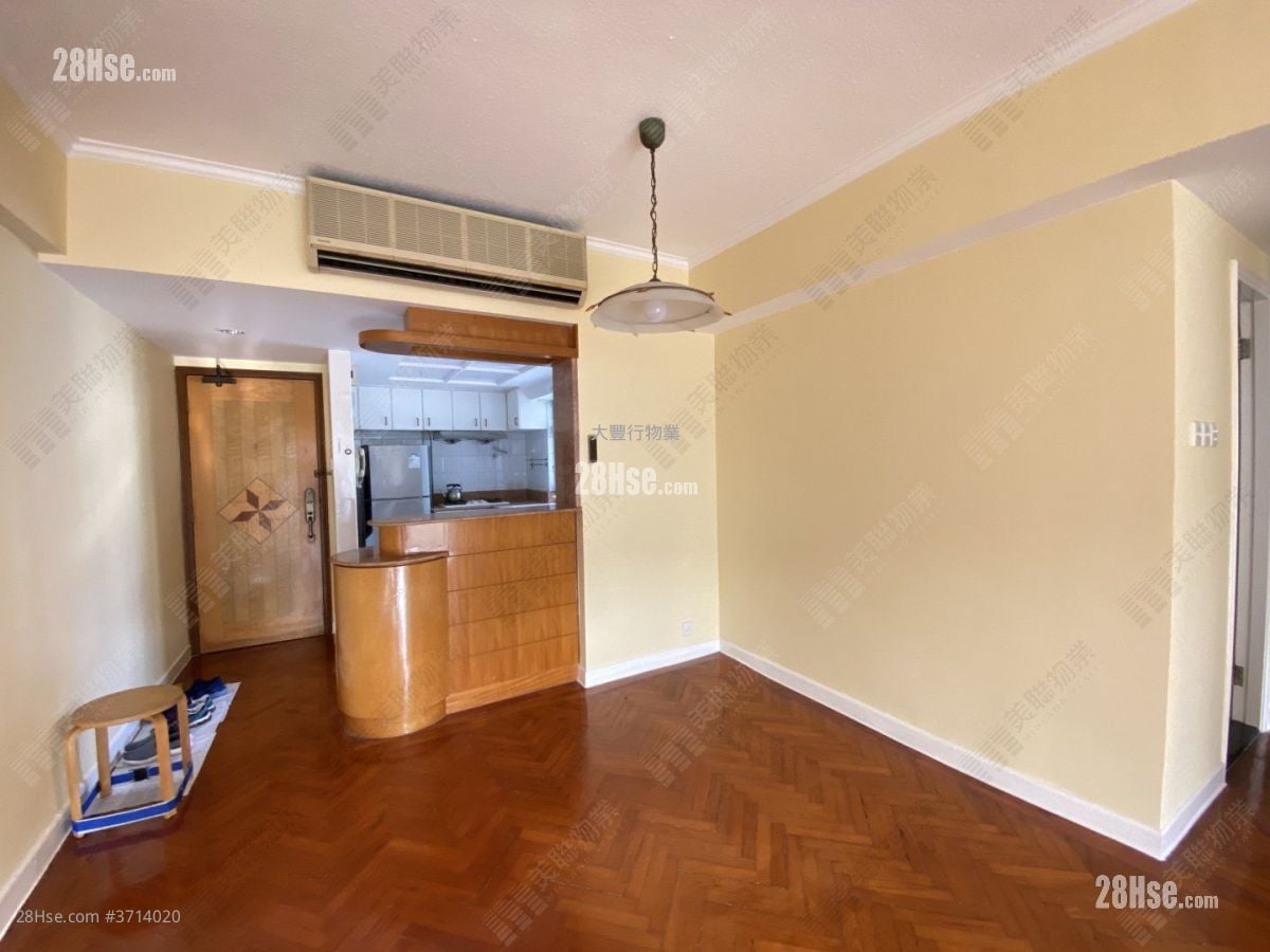 Arran Court Sell 2 Bedrooms , 2 Bathrooms 728 ft²