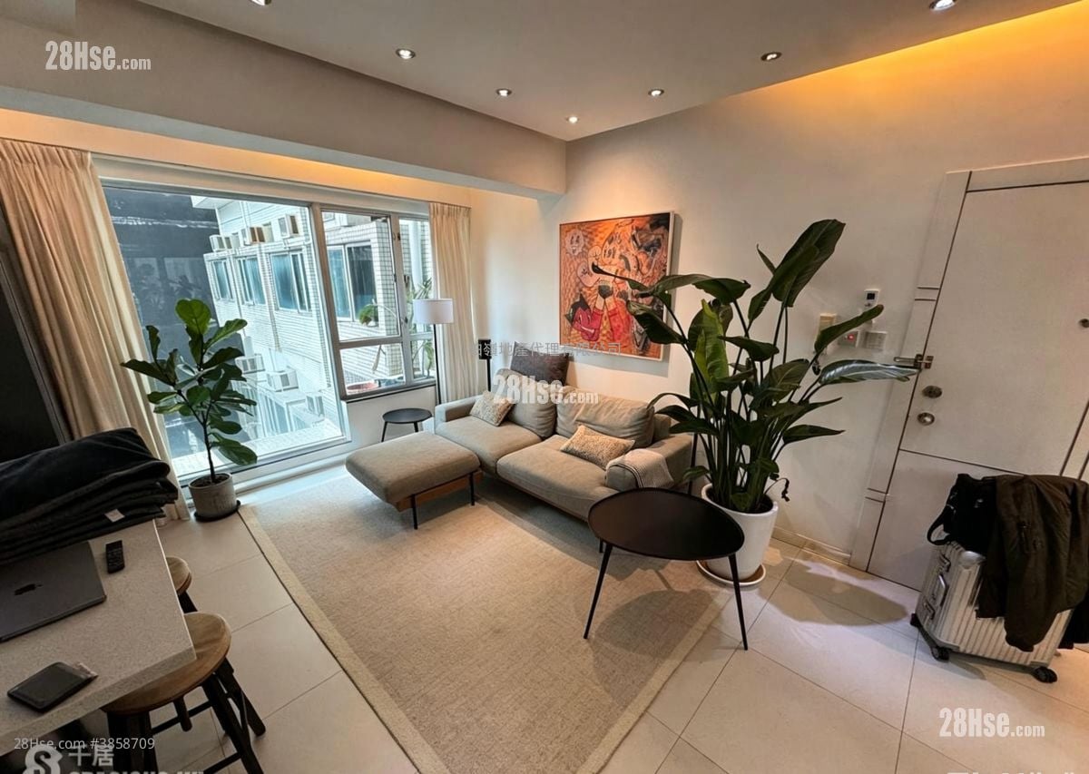 The Rednaxela Sell 2 Bedrooms , 1 Bathroom 637 ft²