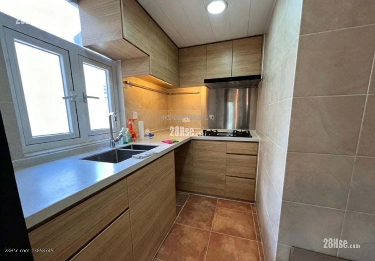 Village Gardens Sell 3 Bedrooms 801 ft²