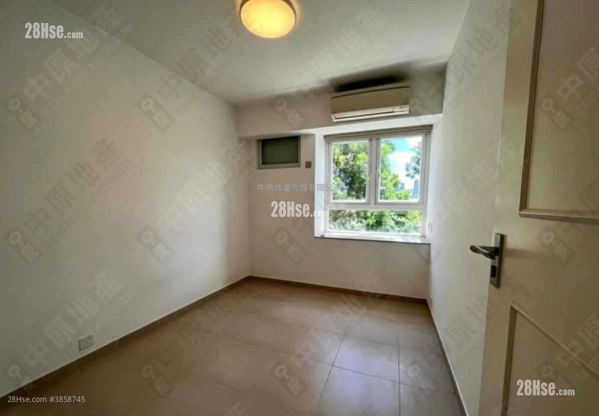 Village Gardens Sell 3 Bedrooms 801 ft²