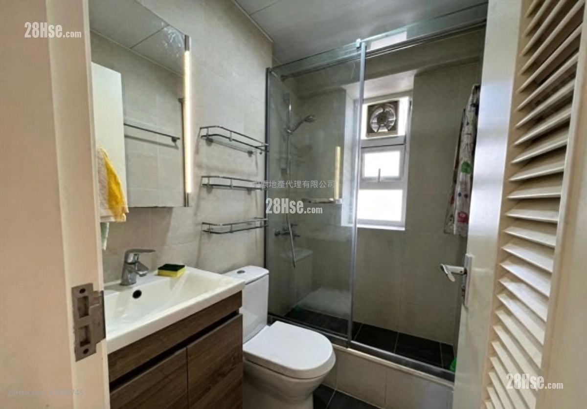 Village Gardens Sell 3 Bedrooms 801 ft²