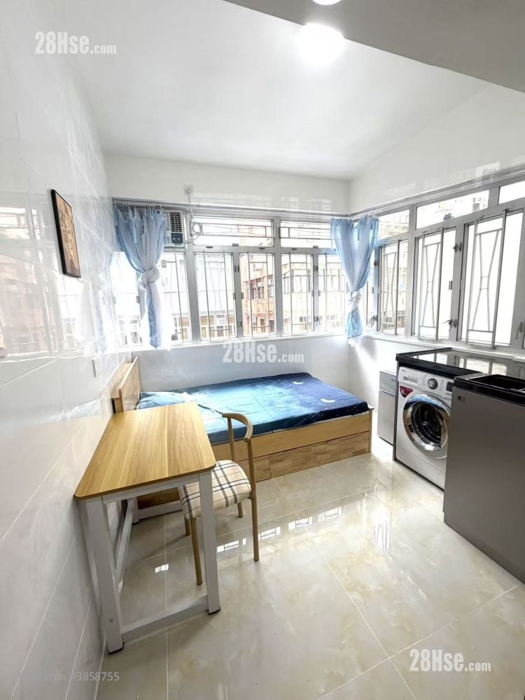 Pak Cheung Building Rental 130 ft²