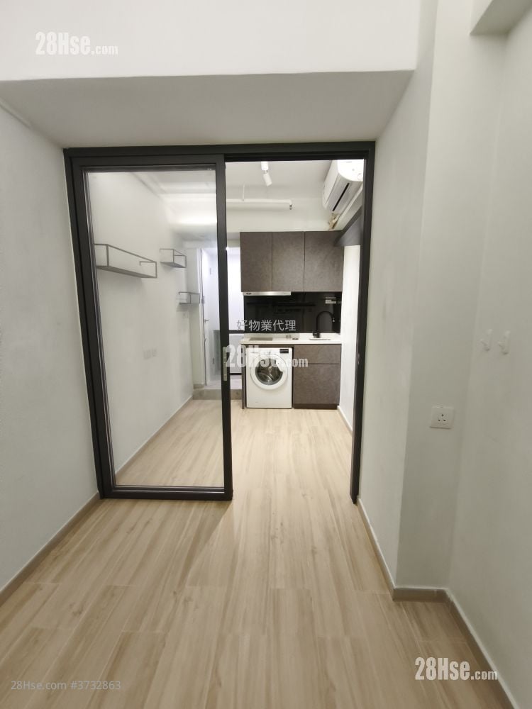 114 Des Voeux Road West Rental 1 Bathroom 180 ft²