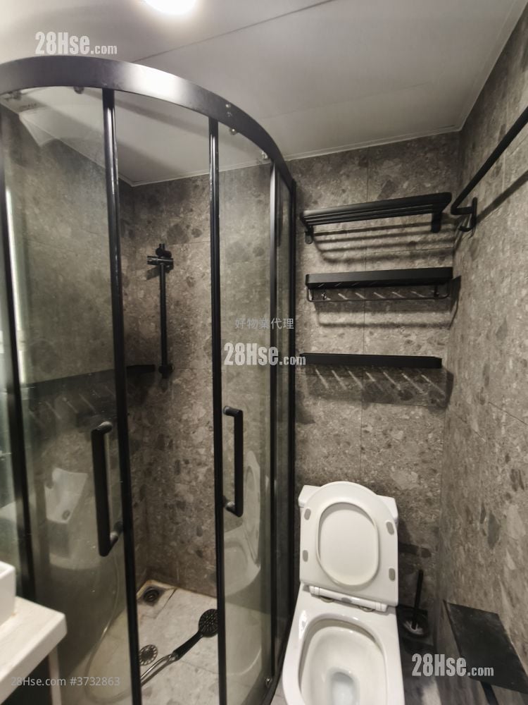 114 Des Voeux Road West Rental 1 Bathroom 180 ft²