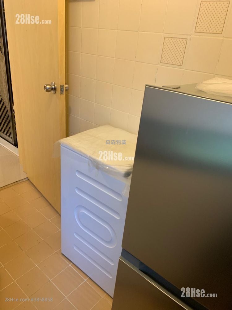 Westlands Court Rental 2 Bedrooms , 1 Bathroom 378 ft²