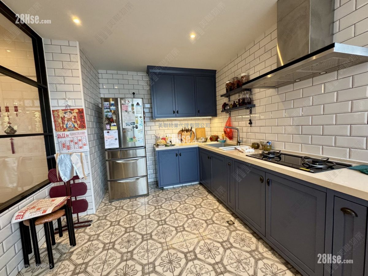 Forfar Sell 4 Bedrooms 1,755 ft²