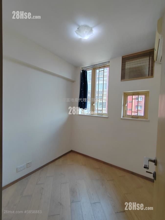 Harbour Place Sell 3 Bedrooms , 2 Bathrooms 590 ft²
