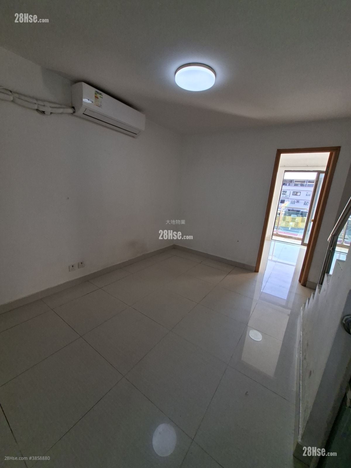 Village Sell 5+ Bedrooms , 3 Bathrooms 1,080 ft²