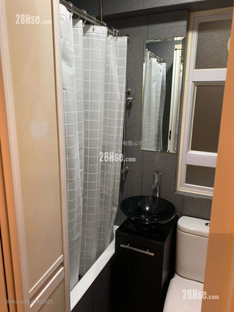 Siu Wah Building Sell 2 Bedrooms , 1 Bathroom 271 ft²