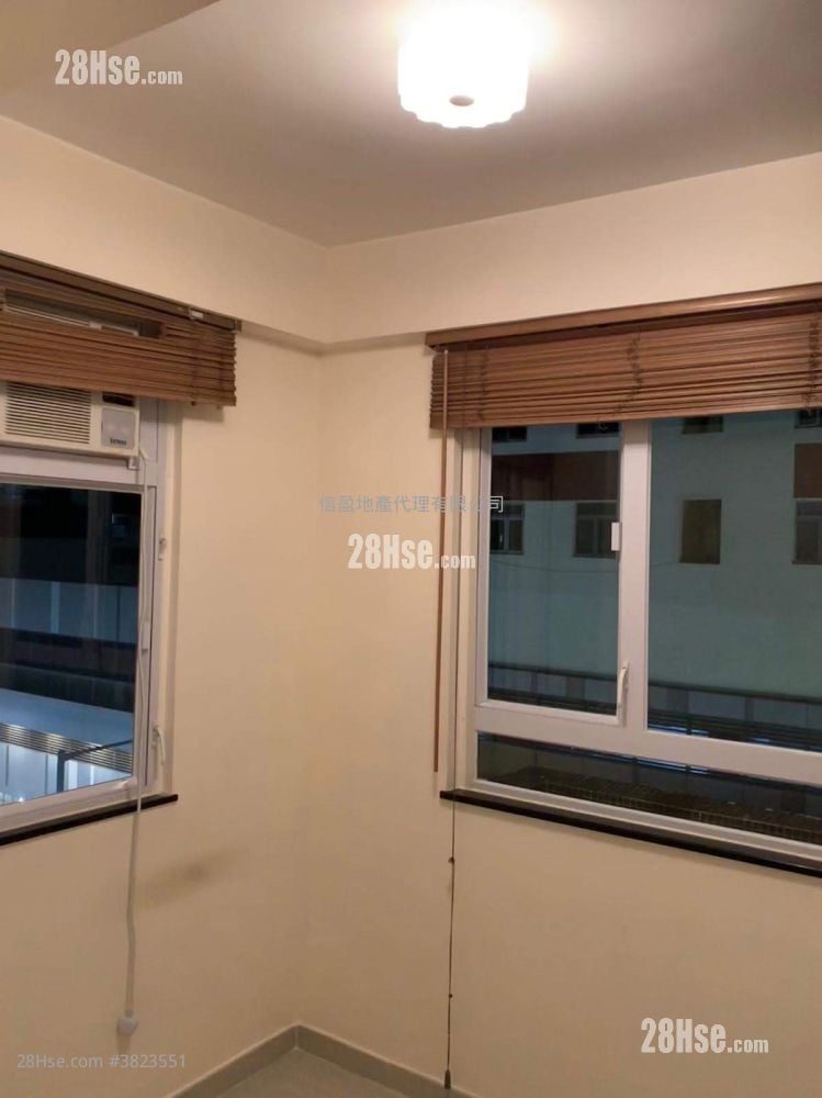 Siu Wah Building Sell 2 Bedrooms , 1 Bathroom 271 ft²