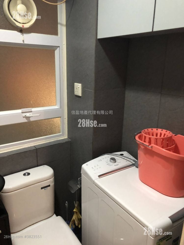 Siu Wah Building Sell 2 Bedrooms , 1 Bathroom 271 ft²