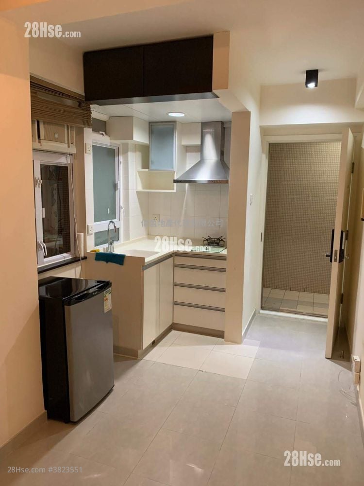 Siu Wah Building Sell 2 Bedrooms , 1 Bathroom 271 ft²