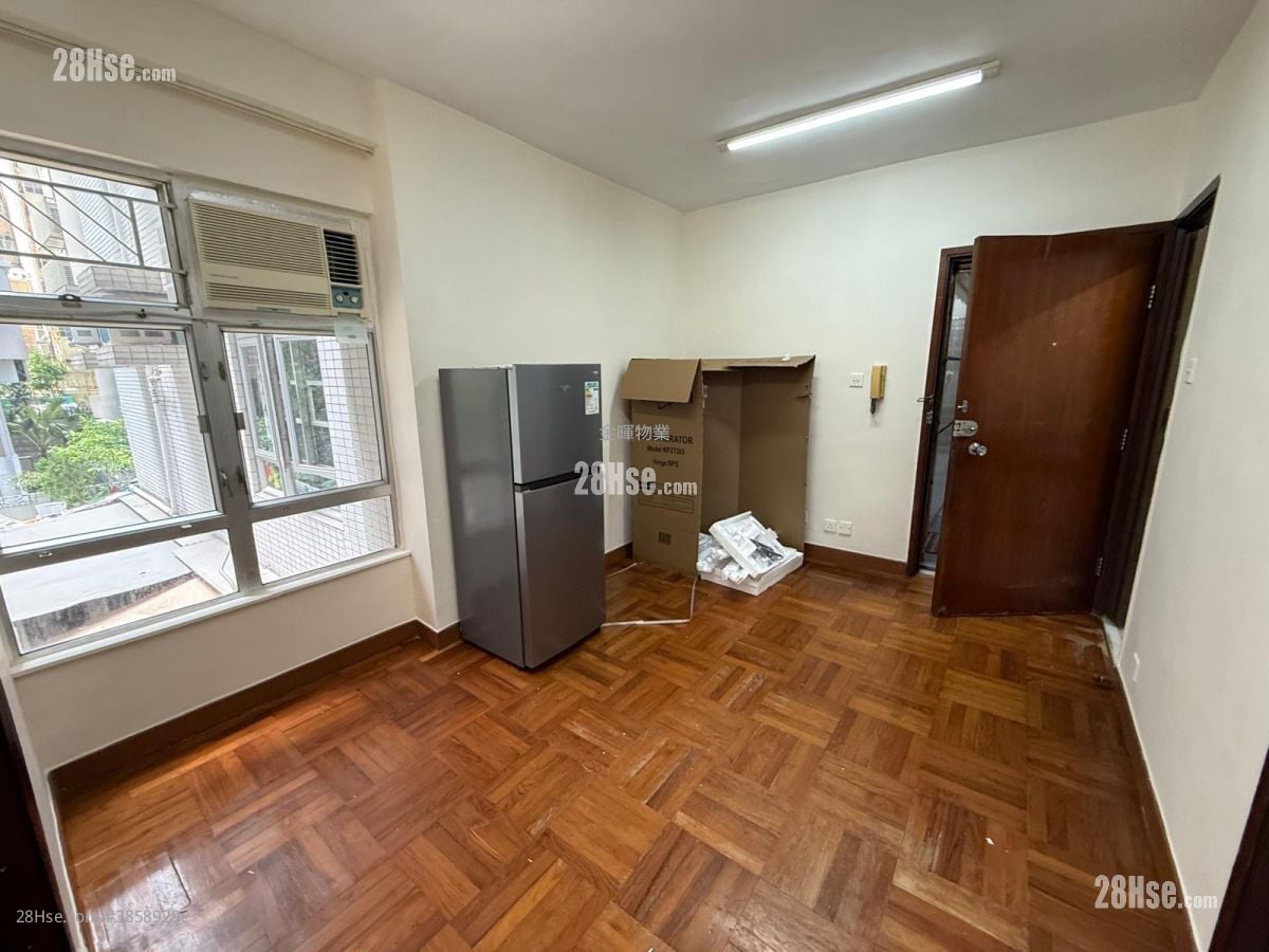 Yee Fung Court Sell 2 Bedrooms , 1 Bathroom 344 ft²