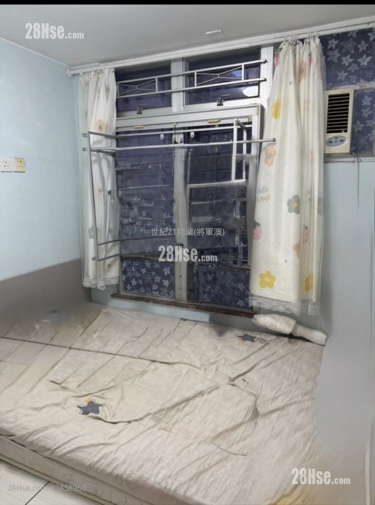 Po Ming Court Sell 421 ft²