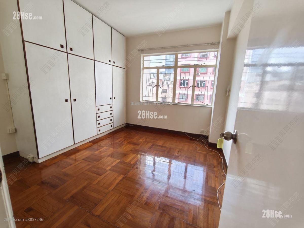 Golden May Mansion Sell 3 Bedrooms , 2 Bathrooms 1,468 ft²