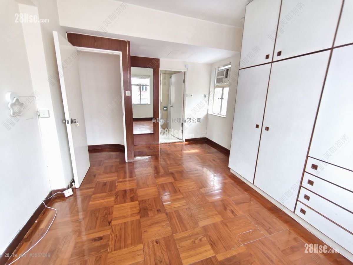 Golden May Mansion Sell 3 Bedrooms , 2 Bathrooms 1,468 ft²